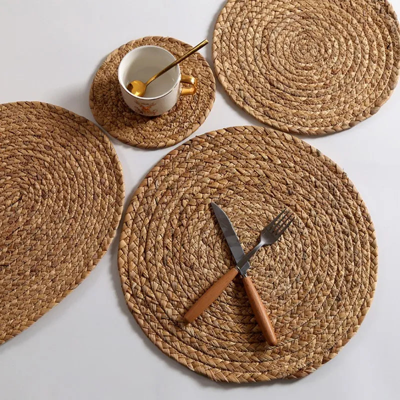 Handmade Round Natural Rattan Coasters: Stylish Table Padding for Kitchen Decor